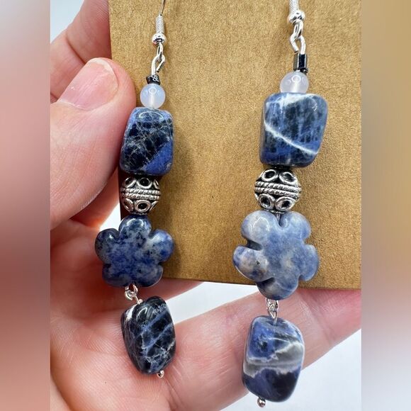 3” dangle earrings with 925 hooks, sodalite, moonstone and silver toned beads! - Picture 6 of 15